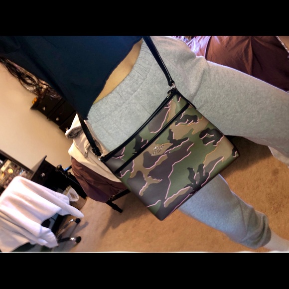 COACH army/camo crossbody bag. Never used. - Picture 5 of 8